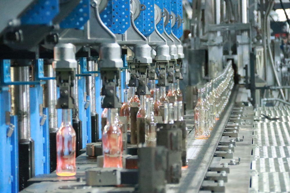 喜報!四川天馬玻璃有限公司再次被認(rèn)定為國家級高新技術(shù)企業(yè)(圖3) 喜報!四川天馬玻璃有限公司再次被認(rèn)定為國家級高新技術(shù)企業(yè)(圖3)