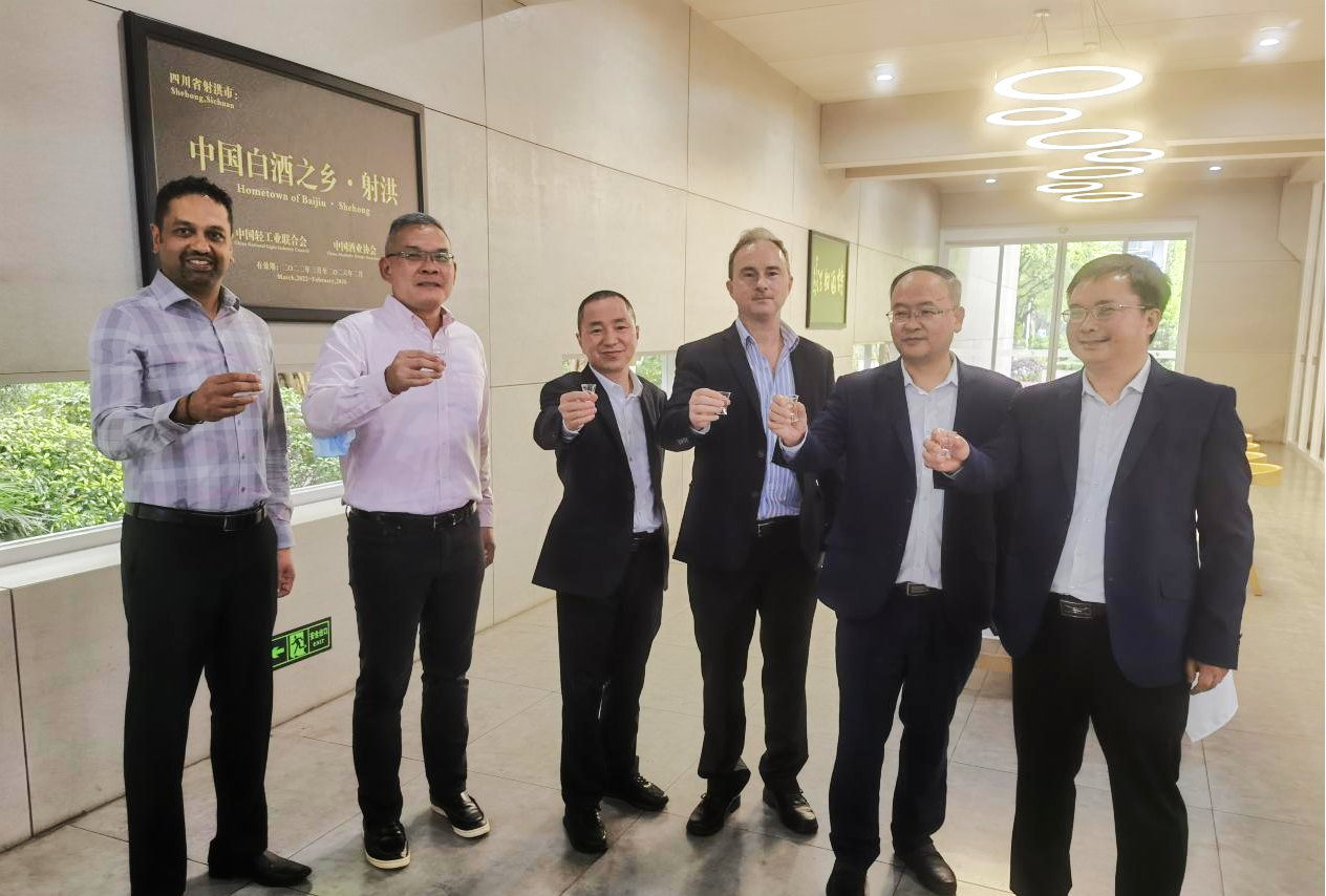 OI集團亞洲區總經理一行到四川天馬進行考察交流(圖5) OI集團亞洲區總經理一行到四川天馬進行考察交流(圖5)